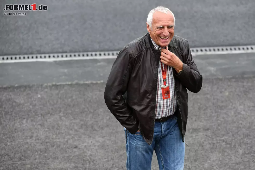 Ebenfalls vor Ort: "Oberbulle" Dietrich Mateschitz. Der hätte sich nach dem gut besuchten Comeback 2014 mehr als 40.000 Zuschauer am Rennsonntag erhofft. Und das trotz eines spektakulären Rahmenprogramms mit Stars wie Nena, Rea Garvey und Amy Macdonald. Foto zur News: Ebenfalls vor Ort: "Oberbulle" Dietrich Mateschitz. Der hätte sich nach dem gut besuchten Comeback 2014 mehr als 40.000 Zuschauer am Rennsonntag erhofft. Und das trotz eines spektakulären Rahmenprogramms mit Stars wie Nena, Rea Garvey und Amy Macdonald.