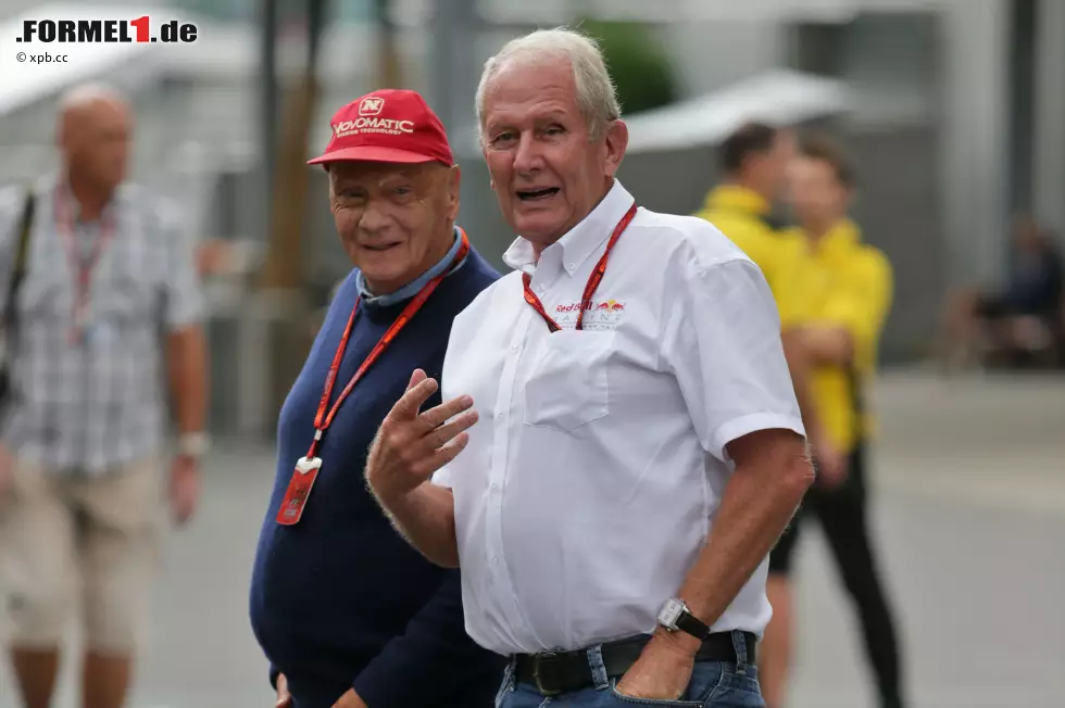 ... und sowieso nie Red Bull zum Frühstück. Was ihn normalerweise nicht davon abhält, mit seinem Freund Helmut Marko morgens die erste Mahlzeit zu sich zu nehmen. Aber seit Marko in Malaysia behauptet hat, Red Bull habe Mercedes in den Motorschaden gehetzt, ist Lauda sauer: "So ein Blödsinn!" Inzwischen sind die beiden wieder versöhnt. Foto zur News: ... und sowieso nie Red Bull zum Frühstück. Was ihn normalerweise nicht davon abhält, mit seinem Freund Helmut Marko morgens die erste Mahlzeit zu sich zu nehmen. Aber seit Marko in Malaysia behauptet hat, Red Bull habe Mercedes in den Motorschaden gehetzt, ist Lauda sauer: "So ein Blödsinn!" Inzwischen sind die beiden wieder versöhnt.