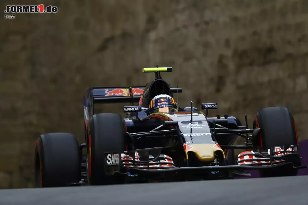 Neben dem bekannt flachen Heckflügel bei Toro Rosso wurden auch die Flaps des Frontflügels beschnitten, um Luftwiderstand zu senken. Damit will man eine bessere Balance zum niedrigen Abtriebslevel des Heckflügels schaffen. Foto zur News: Neben dem bekannt flachen Heckflügel bei Toro Rosso wurden auch die Flaps des Frontflügels beschnitten, um Luftwiderstand zu senken. Damit will man eine bessere Balance zum niedrigen Abtriebslevel des Heckflügels schaffen.