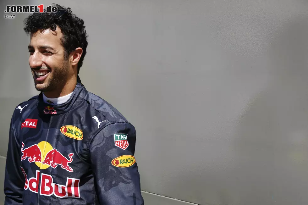 100 Euro für den Fotografen, der Daniel Ricciardo (Red Bull, #3) einmal mit schlechter Laune erwischt! Foto zur News: 100 Euro für den Fotografen, der Daniel Ricciardo (Red Bull, #3) einmal mit schlechter Laune erwischt!