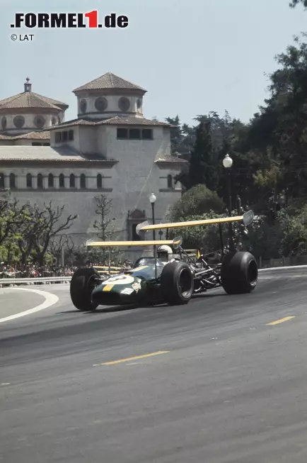 Foto zur News: Der Circuit de Barcelona-Catalunya ist die fünfte Strecke, auf der ein Spanien-Grand-Prix ausgetragen wurde und die dritte, die in oder in der Nähe von Barcelona liegt. Er führt damit die Tradition der Stadtkurse Pedralbes und Montjuic fort. Außerdem wurde das Rennen schon in Jarama bei Madrid und in Jerez ausgetragen.