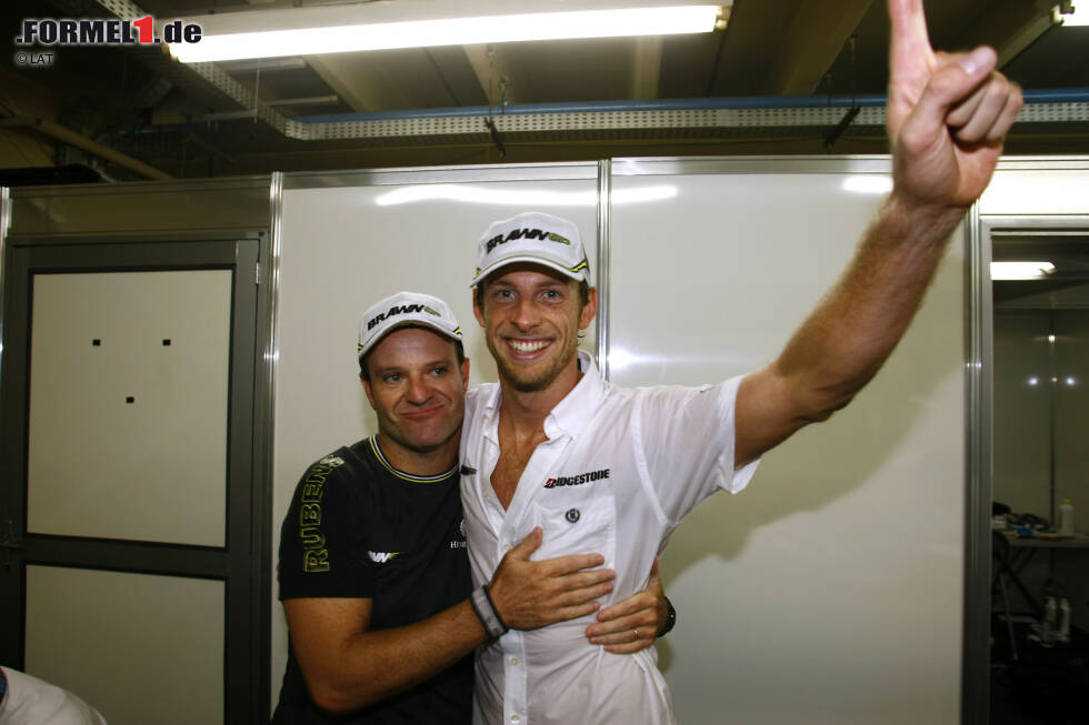 Foto zur News: Jenson Button bestreitet diesmal sein 300. Rennen. Diese magische Marke haben vor ihm nur zwei Fahrer übertroffen: Michael Schumacher in Singapur 2012 und Rubens Barrichello in Japan 2010. Barrichello ist bis heute der Fahrer mit den meisten Rennteilnahmen, nämlich 322.