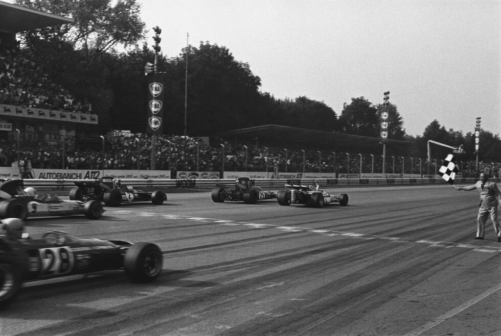 Foto zur News: Peter Gethin gewann 1971 mit 0,01 Sekunden Vorsprung. Das gilt als knappster Zieleinlauf aller Zeiten. Allerdings wurde damals nur auf zwei Dezimalstellen gemessen. In Indianapolis 2002 gewann Rubens Barrichello 0,011 Sekunden vor Michael Schumacher.
