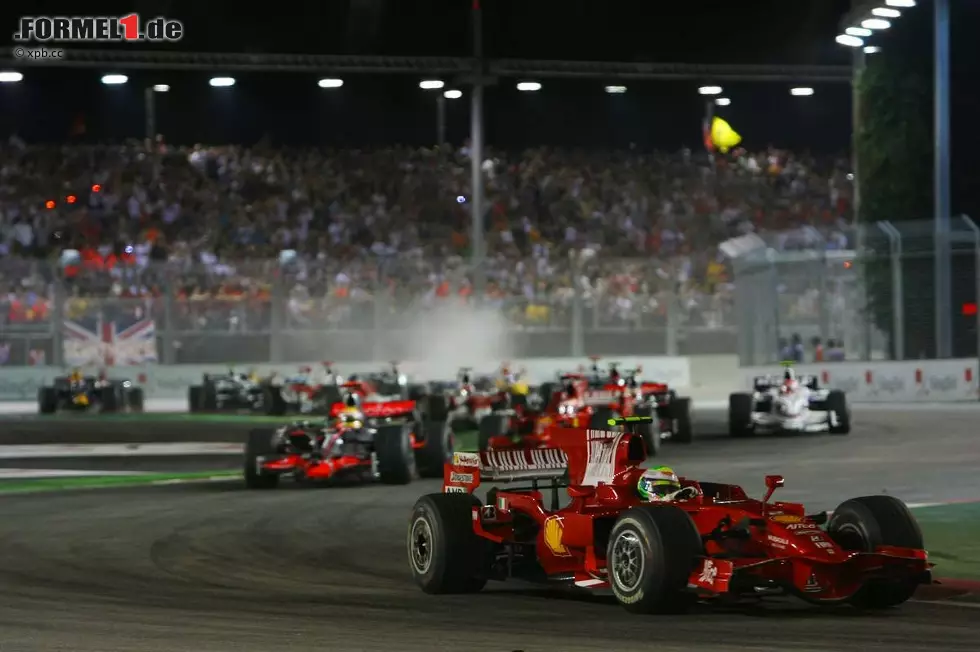 Foto zur News: Dieses Jahr findet der neunte Grand Prix in Singapur statt. Seit 2008 (siehe Foto) ist das Rennen ein Fixpunkt im Kalender.