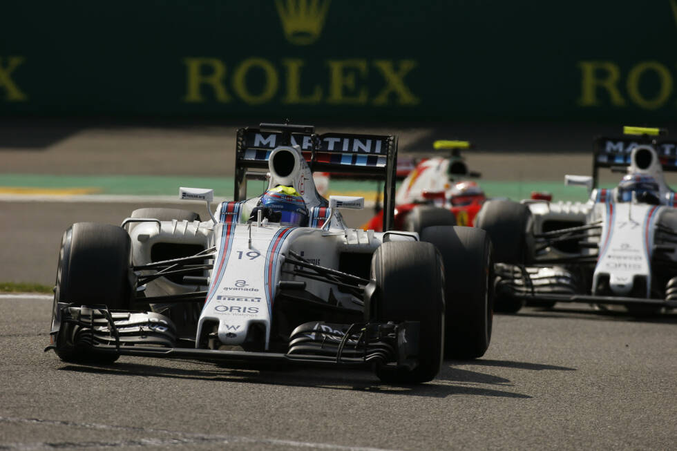Foto zur News: Massa muss erst Perez durchlassen, schnappt sich dann Vettel (nur kurzzeitig nach dessen Fehler) und lässt auf Bitte des Teams Valtteri Bottas durch, damit dieser im Finish Jagd auf P7 (Alonso) machen kann. Aber Bottas knackt Alonso nicht mehr und Massa rutscht bei der Aktion irrtümlich auch Räikkönen durch.