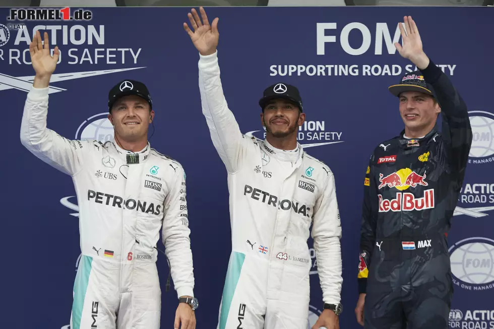 Foto zur News: Lewis Hamilton schreibt Geschichte: Mit seiner 57. Pole qualifiziert er sich zum 100. Mal für die erste Startreihe. Das hat vor ihm nur Michael Schumacher (116 Mal) geschafft. Dessen Streckenrekord von 2004 ist jetzt ausgelöscht. Und Nico Rosberg verweist er zwei Wochen nach der empfindlichen Schlappe von Singapur klar auf Platz zwei.