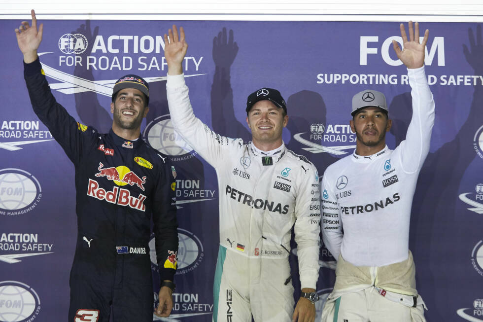 Foto zur News: Rosbergs Wochenende beginnt mit einem Crash im Freitagstraining; Hamilton verliert wertvolle Vorbereitungszeit wegen einer defekten Hydraulik. Im Qualifying hängt Rosberg seinen Teamkollegen um 0,7 Sekunden ab. Ricciardo sichert sich P2 - und den Vorteil, auf härteren Reifen starten zu dürfen.