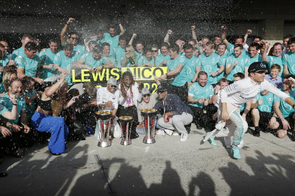 Foto zur News: So feiern Champions: Hamiltons illustre Gäste in Austin schließen unter anderem Ski-Ass Lindsey Vonn und Tennis-Champion Venus Williams ein. Mehr als alle verbleibenden Rennen zu gewinnen, hat der Titelverteidiger jetzt ohnehin nicht mehr selbst in der Hand.