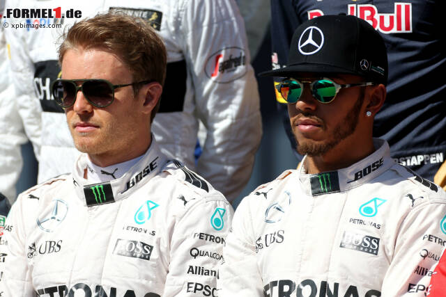 Foto zur News: Bereits zum dritten Mal in Folge entscheidet sich das Titelduell in der Formel 1 wohl zwischen Nico Rosberg und Lewis Hamilton. Die beiden dominieren die Saison 2016 nach Belieben und schenken sich nichts. Nachdem es für den Deutschen zu Saisonbeginn sehr gut aussah, hat Hamilton das Blatt gewendet. Wir zeigen das Titelduell in Bildern.