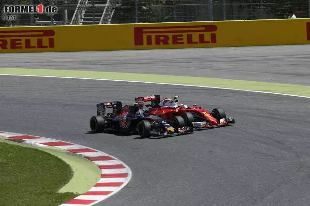 Räikkönen braucht zwei Versuche, um ebenfalls an Sainz vorbeizugehen. In Runde acht noch weniger als eine halbe Sekunde hinter dem Teamkollegen, sind es in Runde zehn, endlich vorbei am Toro Rosso, schon deren 3,7. Foto zur News: Räikkönen braucht zwei Versuche, um ebenfalls an Sainz vorbeizugehen. In Runde acht noch weniger als eine halbe Sekunde hinter dem Teamkollegen, sind es in Runde zehn, endlich vorbei am Toro Rosso, schon deren 3,7.