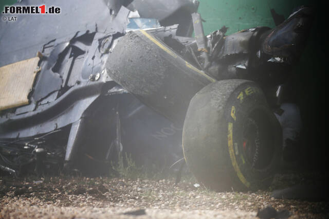 ... ebenso wie die Pechsträhne von Fernando Alonso: Kollision mit Haas-Fahrer Esteban Gutierrez, Überschlag bei Kurve 3. "Ich habe nur den Sicherheitsmaßnahmen der FIA zu verdanken, dass ich noch am Leben bin", sagt er. Besonders schön: Zwischen den beiden gibt es hinterher keine Diskussionen, sondern eine Umarmung. ... ebenso wie die Pechsträhne von Fernando Alonso: Kollision mit Haas-Fahrer Esteban Gutierrez, Überschlag bei Kurve 3. "Ich habe nur den Sicherheitsmaßnahmen der FIA zu verdanken, dass ich noch am Leben bin", sagt er. Besonders schön: Zwischen den beiden gibt es hinterher keine Diskussionen, sondern eine Umarmung.