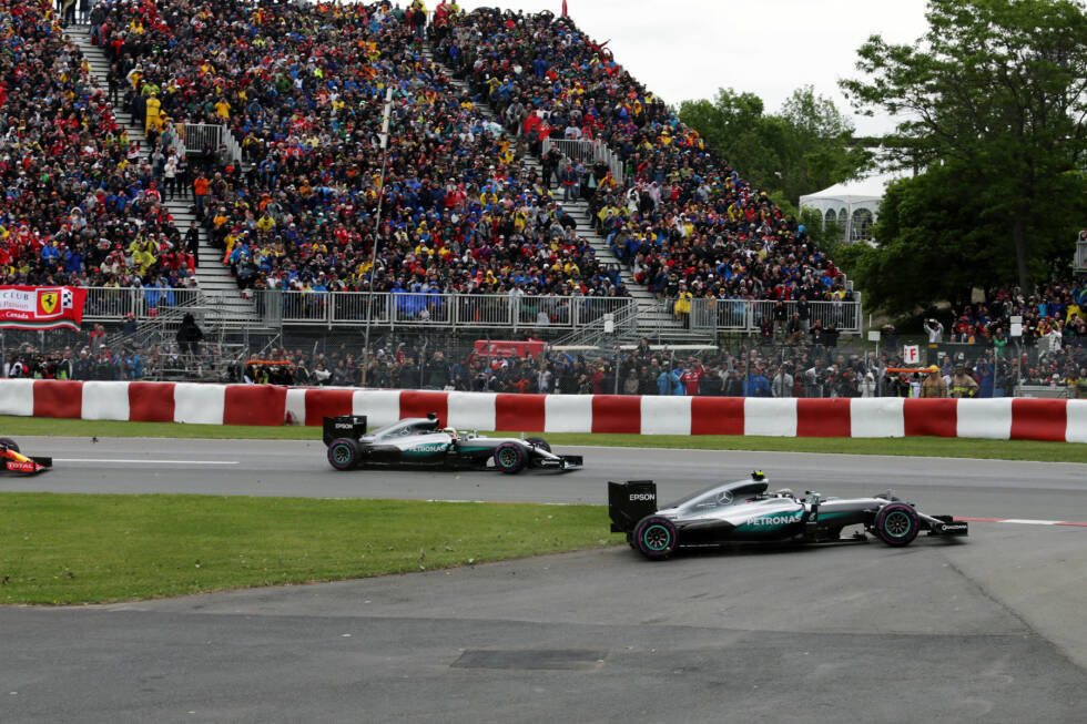 Foto zur News: Rosberg kann zwar weiterfahren, verliert aber bei der Rückkehr auf die Strecke den ganzen Schwung und fällt auf den elften Platz zurück. Dass ihn bei der Aktion kein Gegner abschießt, grenzt an ein Wunder. Dass die FIA die Rückkehr auf die Strecke nicht als gefährliche Fahrweise einstuft auch.