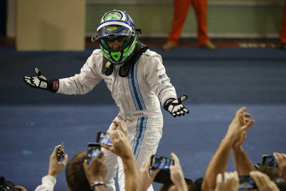 Foto zur News: Grand Prix von Abu Dhabi 2014 - P2: Die Fahrt auf den zweiten Rang gehört ohne Zweifel zu den Sternstunden von Felipe Massa. Gegen die übermächtigen Mercedes konnte der Williams-Neuzugang 14 Führungsrunden verbuchen, Teamkollege Bottas (3.) war ohne Chance. P2 von Abu Dhabi gilt als Sinnbild für das enorme Comeback von Williams 2014.