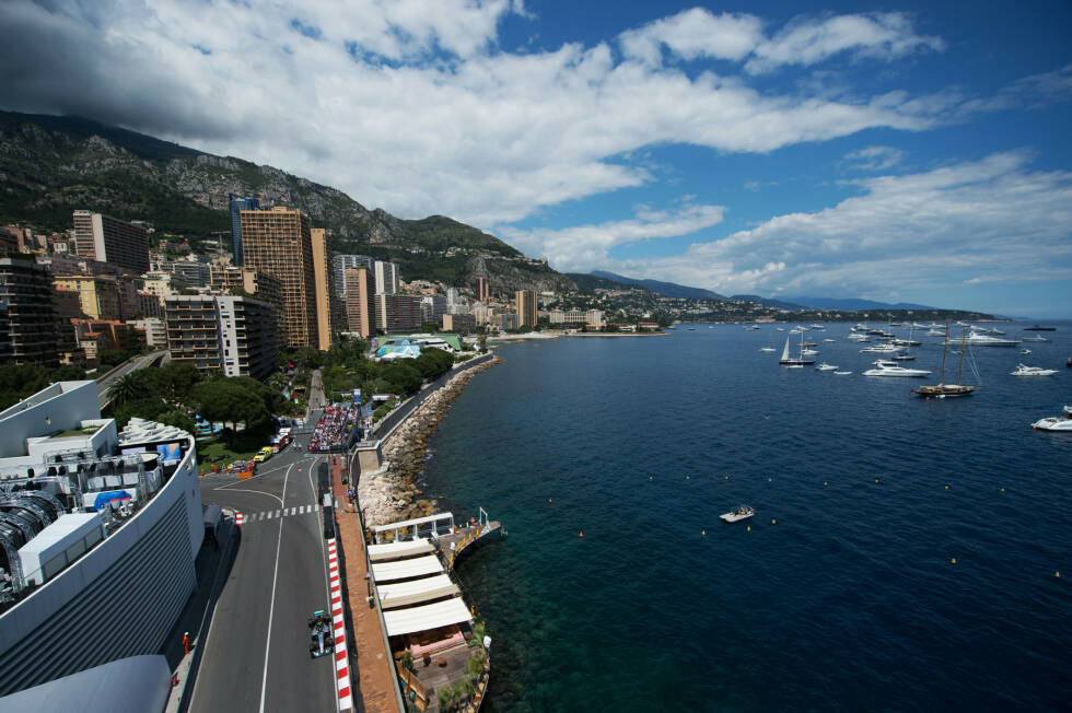 Foto zur News: Das Superreichen-Paradies Monaco ist nach der Vatikanstadt der zweitkleinste Staat der Erde - und einer derjenigen mit der höchsten Bevölkerungsdichte. Auf einen Quadratkilometer kommen 18.700 Menschen. Einkommens- und Erbschaftssteuer gibt es nicht. Fast vier Fünftel der Bevölkerung sind Ausländer.