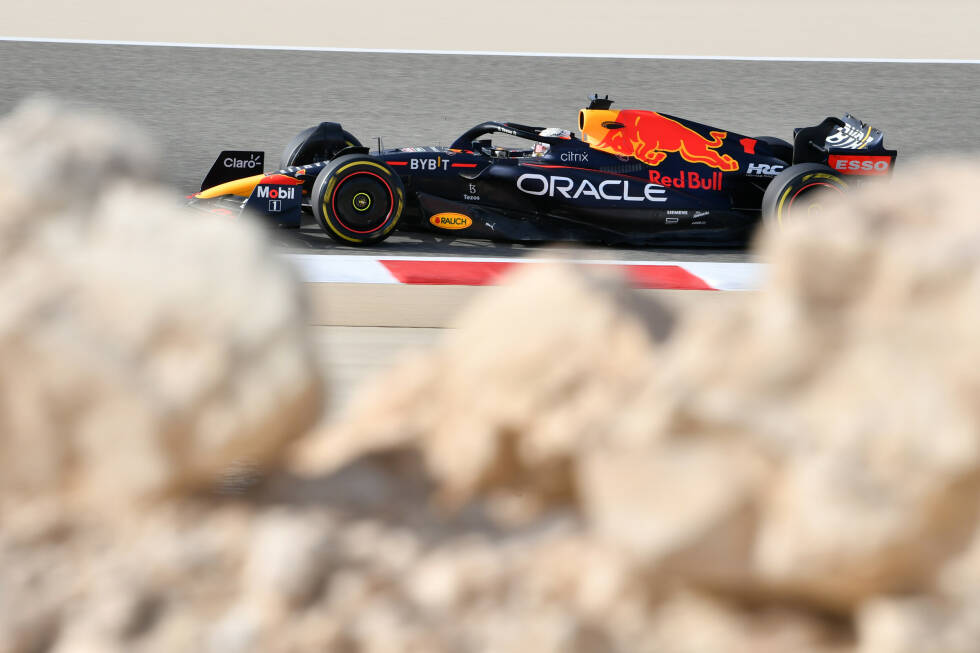 Foto zur News: Offiziell fahren Red Bull und Toro Rosso 2022 mit RBPT-Motoren. Das steht für Red Bull Powertrains, die neue Motorenabteilung der Bullen. Neu ist aber nur der Name, in Wahrheit stecken auch weiterhin die alten Honda-Antriebe in den Autos. Unsere Fotostrecke beweist: Kein Einzelfall in der Königsklasse ...