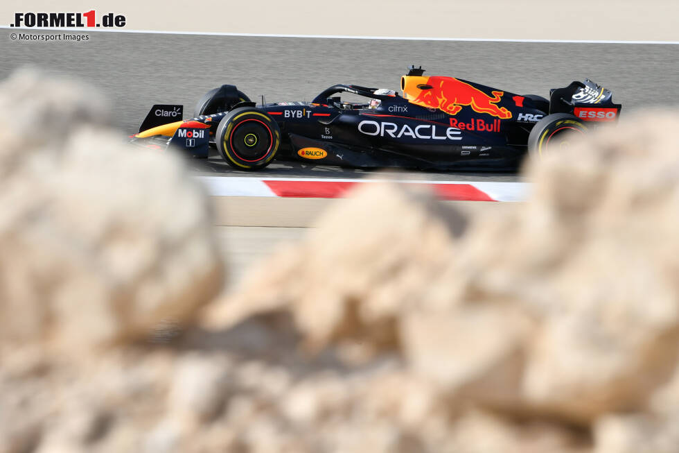 Offiziell fahren Red Bull und Toro Rosso 2022 mit RBPT-Motoren. Das steht für Red Bull Powertrains, die neue Motorenabteilung der Bullen. Neu ist aber nur der Name, in Wahrheit stecken auch weiterhin die alten Honda-Antriebe in den Autos. Unsere Fotostrecke beweist: Kein Einzelfall in der Königsklasse ... Offiziell fahren Red Bull und Toro Rosso 2022 mit RBPT-Motoren. Das steht für Red Bull Powertrains, die neue Motorenabteilung der Bullen. Neu ist aber nur der Name, in Wahrheit stecken auch weiterhin die alten Honda-Antriebe in den Autos. Unsere Fotostrecke beweist: Kein Einzelfall in der Königsklasse ...