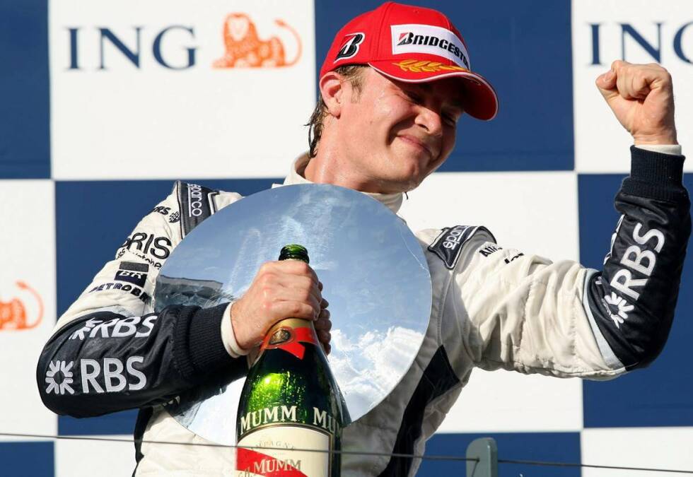 Foto zur News: Rosbergs dritte Formel-1-Saison beginnt mit dem ersten Podestplatz der Karriere vielversprechend. In Singapur holt der Williams-Pilot Platz zwei, doch in der WM-Wertung fällt Rosberg zurück: WM-13. mit 17 Zählern.