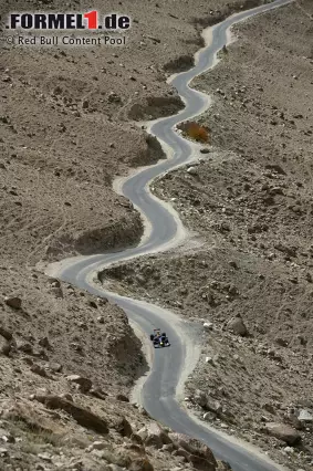 Ein Paradies für Freude, wo Autos erst spät Einzug in den Alltag fanden: Der Khardung-Lah-Pass im indischen Leh war für Red Bull 2011 eine Reise wert. Foto zur News: Ein Paradies für Freude, wo Autos erst spät Einzug in den Alltag fanden: Der Khardung-Lah-Pass im indischen Leh war für Red Bull 2011 eine Reise wert.