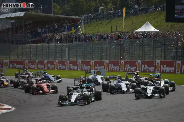 Foto zur News: Doch Spa ist mehr als Eau Rouge. Die Herausforderung beginnt gleich nach dem Überfahren der Ziellinie. "Eine Schlüsselstelle, in der du Zeit gewinnen oder verlieren kannst, ist Kurve 1. Alleine dort kannst du zwei Zehntel verlieren, wenn du einen Fehler machst", erklärt Sergio Perez.