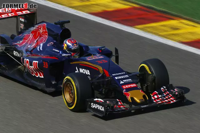 Im vergangenen Jahr begeisterte Verstappen die Zuschauer bereits mit seinem spektakulären Überholmanöver gegen Felipe Nasr, doch das wohl legendärste Überholmanöver in Spa gab es bereits 15 Jahre zuvor... Foto zur News: Im vergangenen Jahr begeisterte Verstappen die Zuschauer bereits mit seinem spektakulären Überholmanöver gegen Felipe Nasr, doch das wohl legendärste Überholmanöver in Spa gab es bereits 15 Jahre zuvor...