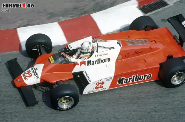 Unfassbar: Obwohl der Italiener nie ein Rennen gewinnt, hält er sich 15 Jahre in der Formel 1! In der Saison 1982 ist der Sieg ausgerechnet beim legendären Rennen in Monaco zum Greifen nah, doch seinem Alfa Romeo geht in der letzten Runde der Sprit aus. Er wird noch als Dritter gewertet, doch mit einen Sieg klappt es nie mehr. Foto zur News: Unfassbar: Obwohl der Italiener nie ein Rennen gewinnt, hält er sich 15 Jahre in der Formel 1! In der Saison 1982 ist der Sieg ausgerechnet beim legendären Rennen in Monaco zum Greifen nah, doch seinem Alfa Romeo geht in der letzten Runde der Sprit aus. Er wird noch als Dritter gewertet, doch mit einen Sieg klappt es nie mehr.