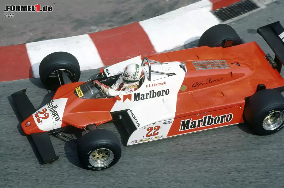 Unfassbar: Obwohl der Italiener nie ein Rennen gewinnt, hält er sich 15 Jahre in der Formel 1! In der Saison 1982 ist der Sieg ausgerechnet beim legendären Rennen in Monaco zum Greifen nah, doch seinem Alfa Romeo geht in der letzten Runde der Sprit aus. Er wird noch als Dritter gewertet, doch mit einen Sieg klappt es nie mehr. Foto zur News: Unfassbar: Obwohl der Italiener nie ein Rennen gewinnt, hält er sich 15 Jahre in der Formel 1! In der Saison 1982 ist der Sieg ausgerechnet beim legendären Rennen in Monaco zum Greifen nah, doch seinem Alfa Romeo geht in der letzten Runde der Sprit aus. Er wird noch als Dritter gewertet, doch mit einen Sieg klappt es nie mehr.