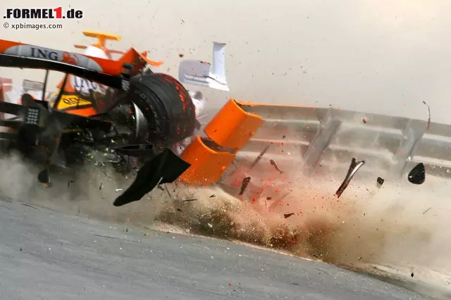 Dafür ist ein Erfolg ein gutes Omen für die Karriere: Bei den vergangenen elf Austragungen gewann neun Mal ein früherer oder späterer Weltmeister. Neben Lewis Hamilton, Sebastian Vettel, Fernando Alonso, Jenson Button und Michael Schumacher reihte sich nur Felipe Massa als Nicht-Champion in die Liste ein. Foto zur News: Dafür ist ein Erfolg ein gutes Omen für die Karriere: Bei den vergangenen elf Austragungen gewann neun Mal ein früherer oder späterer Weltmeister. Neben Lewis Hamilton, Sebastian Vettel, Fernando Alonso, Jenson Button und Michael Schumacher reihte sich nur Felipe Massa als Nicht-Champion in die Liste ein.