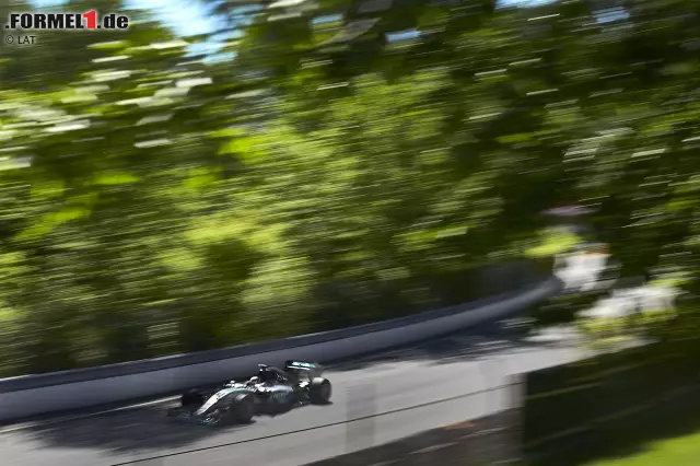 Die seit 2014 im Einsatz befindlichen Hybridautos machen die Sache mit den Bremsen noch kniffliger: "Man muss Sprit sparen. Das verändert das Bremsen und die Bremstemperaturen", sagt Jenson Button (McLaren). "Richtig schwierig wird es im Qualifying, wenn man ans Limit geht." Foto zur News: Die seit 2014 im Einsatz befindlichen Hybridautos machen die Sache mit den Bremsen noch kniffliger: "Man muss Sprit sparen. Das verändert das Bremsen und die Bremstemperaturen", sagt Jenson Button (McLaren). "Richtig schwierig wird es im Qualifying, wenn man ans Limit geht."