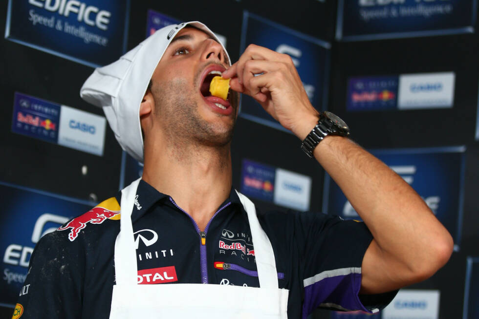 Foto zur News: Daniel Ricciardo (Red Bull) hat eine Fast-Food-Spezialität erkundet, die jeden Starkoch und Ernährungscoach zum Strick greifen ließe: &quot;Die Poutine ist so lecker!&quot;, sagt er über Pommes Frites mit Käsestückchen und Bratensauce, um sich dann noch als Gourmet outen zu wollen: &quot;Die mit Hummer, die war etwas für Feinschmecker.&quot;