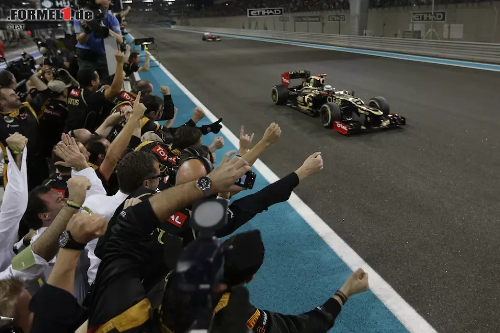 Der Finne sorgt 2012 selbst für unvergessene Abu-Dhabi-Momente, als er den Sieg für Lotus holt. Legendär sind dabei seine Funksprüche wie "Leave me alone, I know what I'm doing!" Foto zur News: Der Finne sorgt 2012 selbst für unvergessene Abu-Dhabi-Momente, als er den Sieg für Lotus holt. Legendär sind dabei seine Funksprüche wie "Leave me alone, I know what I'm doing!"