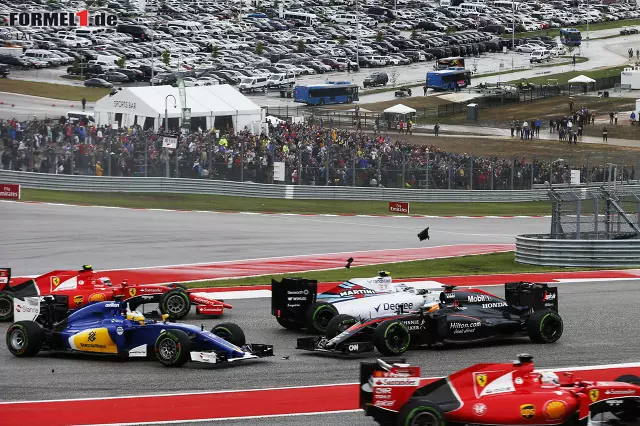 Foto zur News: Willkommen in Austin! Seit 2012 hat die Formel 1 wieder ein Rennen in den USA, und der neue Circuit of The Americas (CoTA) kommt bei Fahrern und Fans gut an. Wir schauen uns die 5,513 Kilometer lange Strecke einmal etwas genauer an - und beginnen dabei mit dem ersten Highlight unmittelbar nach dem Start...