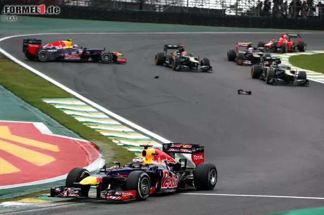 Doch auch unabhängig von Senna hat der Kurs seinen Platz im Kalender verdient. "Es ist ein sehr spezielles Layout. Es gibt einen Höhenunterschied, und man fährt gegen den Uhrzeigersinn", hebt Max Verstappen die beiden wichtigsten Eigenheiten hervor. Die Berg- und Talfahrt sorgt im TV für spektakuläre Aufnahmen. Foto zur News: Doch auch unabhängig von Senna hat der Kurs seinen Platz im Kalender verdient. "Es ist ein sehr spezielles Layout. Es gibt einen Höhenunterschied, und man fährt gegen den Uhrzeigersinn", hebt Max Verstappen die beiden wichtigsten Eigenheiten hervor. Die Berg- und Talfahrt sorgt im TV für spektakuläre Aufnahmen.