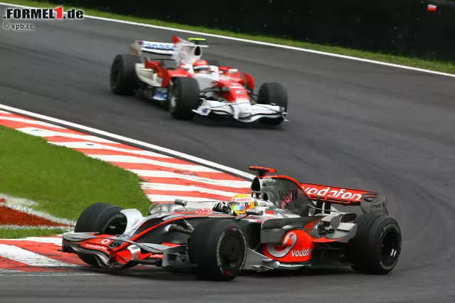 "In meiner Kindheit war es immer das letzte Saisonrennen", erinnert sich Kevin Magnussen zurück und Teamkollege Jolyon Palmer ergänzt: "Es gab hier in der Vergangenheit einige interessante Rennen. Ich erinnere mich daran, als Hamilton den Titel (2008; Anm. d. Red.) in der letzten Kurve gewann." Foto zur News: "In meiner Kindheit war es immer das letzte Saisonrennen", erinnert sich Kevin Magnussen zurück und Teamkollege Jolyon Palmer ergänzt: "Es gab hier in der Vergangenheit einige interessante Rennen. Ich erinnere mich daran, als Hamilton den Titel (2008; Anm. d. Red.) in der letzten Kurve gewann."