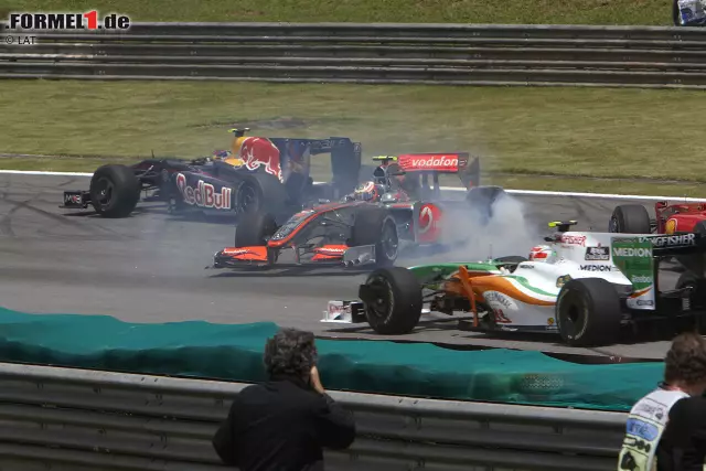 "Es ist eine kurze Runde mit wenigen Kurven. Aber es ist schwierig, eine sehr gute Rundenzeit hinzubekommen", verrät Kimi Räikkönen. Mit gerade einmal 4,309 Kilometern ist Interlagos eine der kürzesten Strecken im Kalender. Die Folge: "Wenn du hier ein Zehntel verlierst, dann verlierst du direkt mehrere Positionen." Foto zur News: "Es ist eine kurze Runde mit wenigen Kurven. Aber es ist schwierig, eine sehr gute Rundenzeit hinzubekommen", verrät Kimi Räikkönen. Mit gerade einmal 4,309 Kilometern ist Interlagos eine der kürzesten Strecken im Kalender. Die Folge: "Wenn du hier ein Zehntel verlierst, dann verlierst du direkt mehrere Positionen."