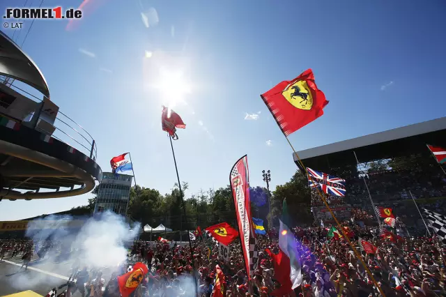 Apropos Fans: Ihre Loyalität gilt fast ausschließlich Ferrari. Das tut der Faszination aber keinen Abbruch. "Auf diesem grandiosen Podium zu stehen und über das Meer an Zuschauern zu blicken, muss eine der unglaublichsten Erfahrungen sein, die ein Sportler erleben kann", sagt Lewis Hamilton (Mercedes). Foto zur News: Apropos Fans: Ihre Loyalität gilt fast ausschließlich Ferrari. Das tut der Faszination aber keinen Abbruch. "Auf diesem grandiosen Podium zu stehen und über das Meer an Zuschauern zu blicken, muss eine der unglaublichsten Erfahrungen sein, die ein Sportler erleben kann", sagt Lewis Hamilton (Mercedes).