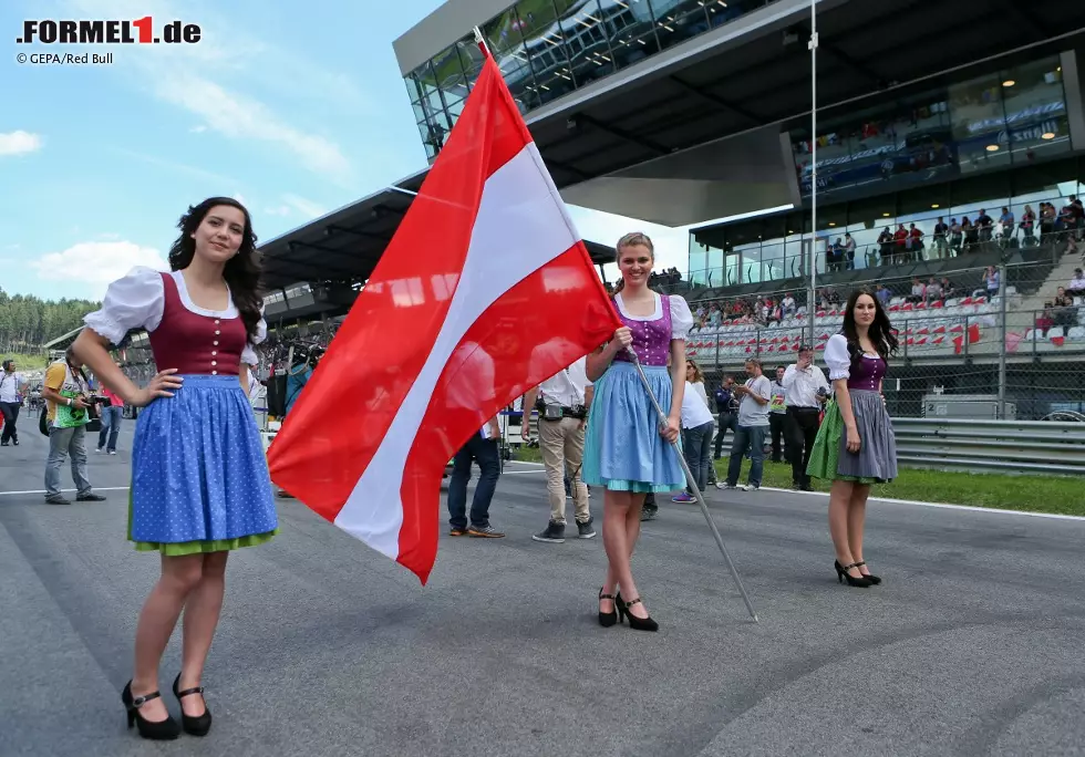 Foto zur News: Ob im offiziellen Wortlaut nun Österreichring, A1-Ring oder Red-Bull-Ring: Die Formel-1-Strecke in Spielberg sticht aus dem Rennkalender der Königsklasse heraus. Das liegt am malerischen Idyll der Steiermark, aber auch an ihrer Charakteristik als knackig kurze sowie pfeilschnelle Berg- und Talbahn.