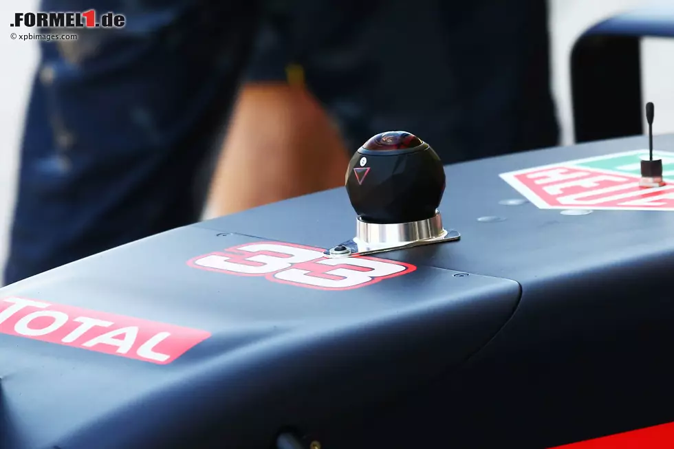 Nicht um Leistung, sondern um die Qualität der TV-Übertragungen ging es bei dem Einsatz einer 360-Grad-Kamera der Firma Fly360 für Virtual-Reality-Material. Eine kleine, runde Box von der Größe eines Tennisballs trat in den vergangenen Wochen immer wieder an verschiedenen Autos in Erscheinung. Foto zur News: Nicht um Leistung, sondern um die Qualität der TV-Übertragungen ging es bei dem Einsatz einer 360-Grad-Kamera der Firma Fly360 für Virtual-Reality-Material. Eine kleine, runde Box von der Größe eines Tennisballs trat in den vergangenen Wochen immer wieder an verschiedenen Autos in Erscheinung.