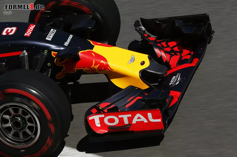 Foto zur News: Red Bull brachte nach Monaco die neue Nase durch den Crashtest, die noch einmal kürzer ist als das ohnehin schon kurze Vorgängermodell. Ansonsten fielen allerdings keine nennenswerten Neuerungen am RB12 auf.