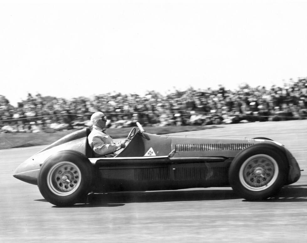 Foto zur News: Silverstone (Großbritannien) 1950: Giuseppe Farina gewinnt mit einem 1,5-Liter-Kompressor von Alfa Romeo den ersten Grand Prix der Formel-1-WM-Geschichte.