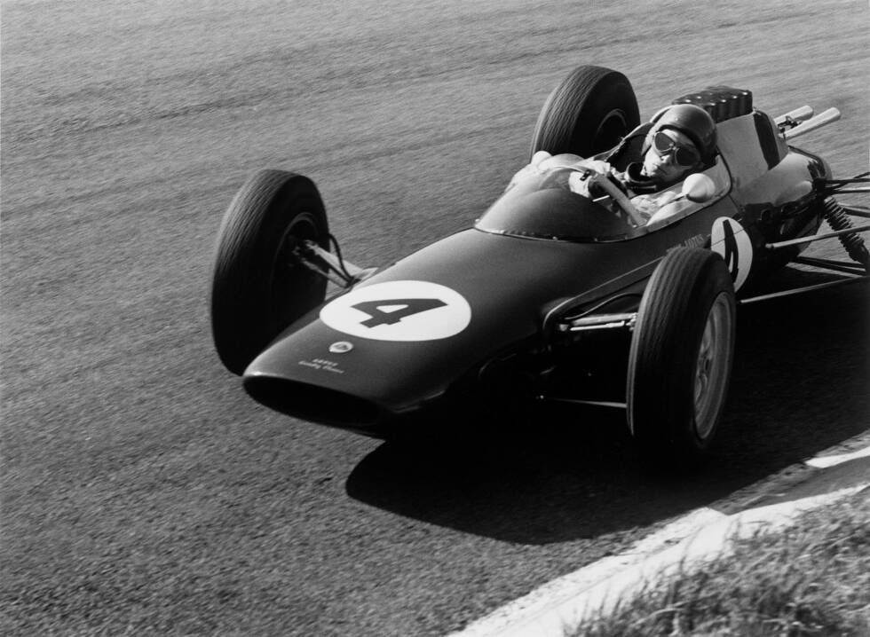 Foto zur News: Zandvoort (Niederlande) 1962: Colin Chapman führt den Lotus 25 ein, das erste Auto mit Monocoque. Eine Revolution in der Formel 1, die bis heute Gültigkeit besitzt.