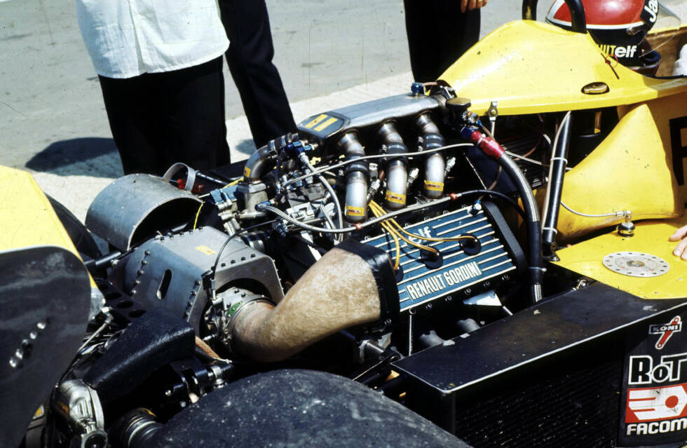 Foto zur News: Silverstone (Großbritannien) 1977: Renault führt die Turbo-Motorentechnologie ein.