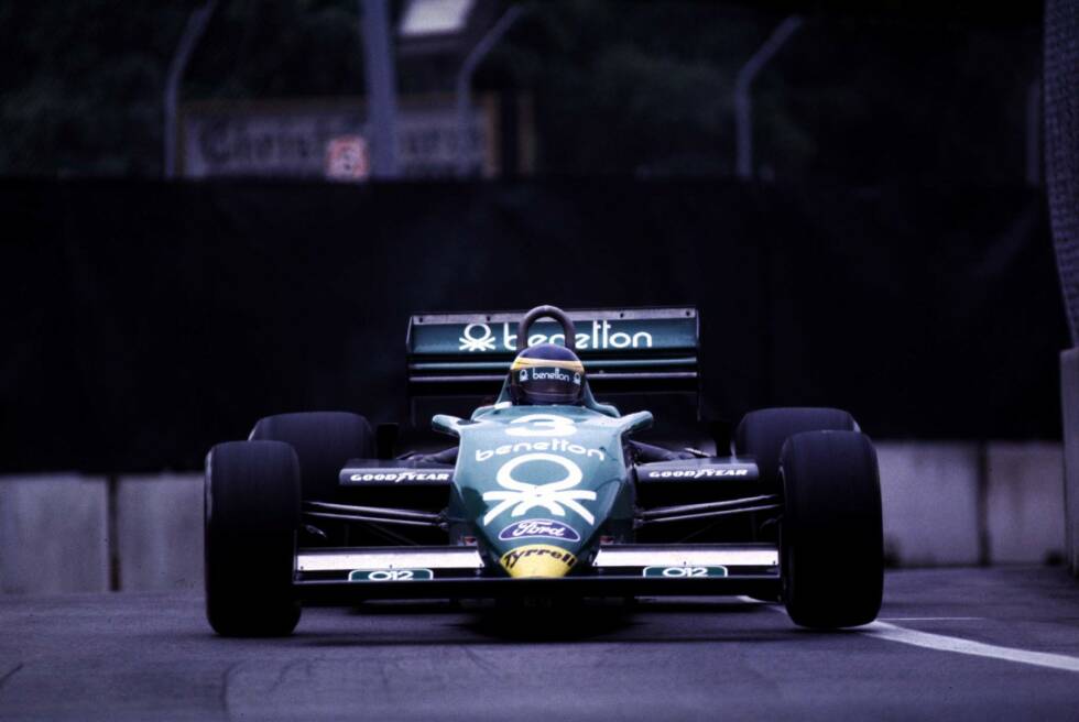 Foto zur News: Detroit (USA) 1983: Michele Alboreto (Tyrrell) schenkt dem Cosworth-DFV-Motor seinen 155. und letzten Sieg. Der DFV ist bis heute der erfolgreichste Motor der Formel-1-Geschichte.