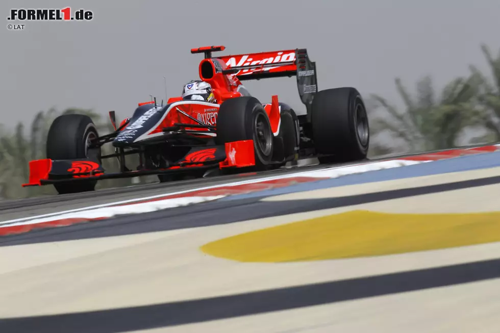 Manama (Bahrain) 2010: Das neue Virgin-Team feiert seine Premiere mit dem ersten Formel-1-Auto, das zu 100 Prozent ohne Windkanal und nur am Computer entstanden ist. Foto zur News: Manama (Bahrain) 2010: Das neue Virgin-Team feiert seine Premiere mit dem ersten Formel-1-Auto, das zu 100 Prozent ohne Windkanal und nur am Computer entstanden ist.