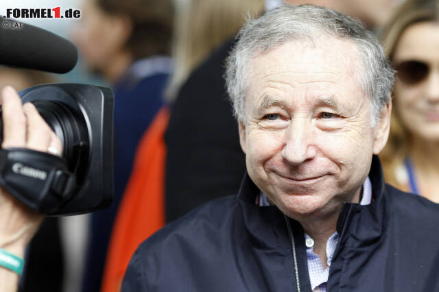 Jean Todt wurde am 25. Februar 1946 in Pierrefort in der Auvergne geboren. Sein Vater, ein jüdischer Arzt, war im Zweiten Weltkrieg aus Polen nach Frankreich geflüchtet. Für ein Studium der Wirtschaftswissenschaften zog Todt nach Paris und entdeckte Motorsport als Hobby. Mit Freunden begann er, in der Freizeit an Tourenwagen zu basteln. Jean Todt wurde am 25. Februar 1946 in Pierrefort in der Auvergne geboren. Sein Vater, ein jüdischer Arzt, war im Zweiten Weltkrieg aus Polen nach Frankreich geflüchtet. Für ein Studium der Wirtschaftswissenschaften zog Todt nach Paris und entdeckte Motorsport als Hobby. Mit Freunden begann er, in der Freizeit an Tourenwagen zu basteln.