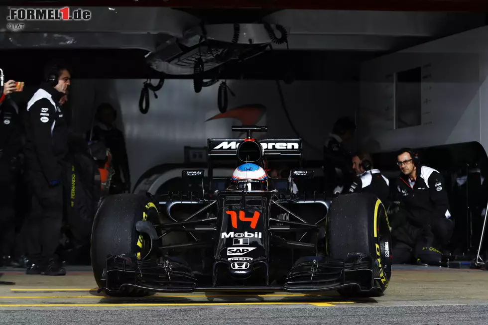 McLaren MP4-31 (2016): Beim Team aus Woking muss man es wissen, erraten kann man es nicht. Die Bezeichnung "MP4" steht für McLaren Project Four, damit erinnert man an die ehemaligen Formelteams von Ron Dennis. Foto zur News: McLaren MP4-31 (2016): Beim Team aus Woking muss man es wissen, erraten kann man es nicht. Die Bezeichnung "MP4" steht für McLaren Project Four, damit erinnert man an die ehemaligen Formelteams von Ron Dennis.