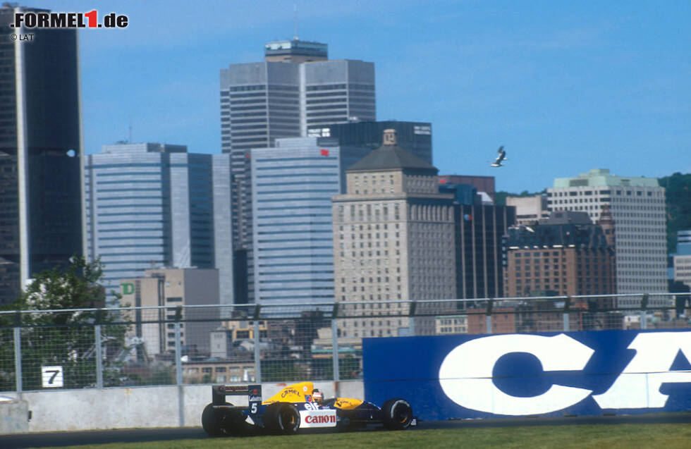 Foto zur News: Kanada-Grand-Prix 1991: Nigel Mansell fährt in Montreal einem sicheren Sieg entgegen. Er winkt in der letzten Runde schon den Fans, als am Ausgang der Haarnadelkurve ein Elektronikausfall und ein Hydraulikproblem das Getriebe blockieren. Der Brite klappt das Visier hoch und schlägt wütend auf sein Lenkrad ...
