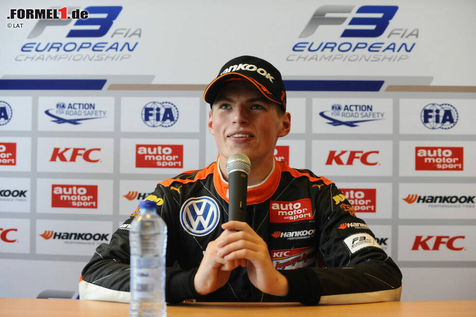 Vom Dreikäsehoch zum gefeierten Nachwuchsstar: Max Verstappen legt eine steile Karriere in der Formel 1 hin. In Austin feiert er seinen 100. Grand Prix. Wir blicken zurück auf eine Laufbahn im Raketentempo. Vom Dreikäsehoch zum gefeierten Nachwuchsstar: Max Verstappen legt eine steile Karriere in der Formel 1 hin. In Austin feiert er seinen 100. Grand Prix. Wir blicken zurück auf eine Laufbahn im Raketentempo.