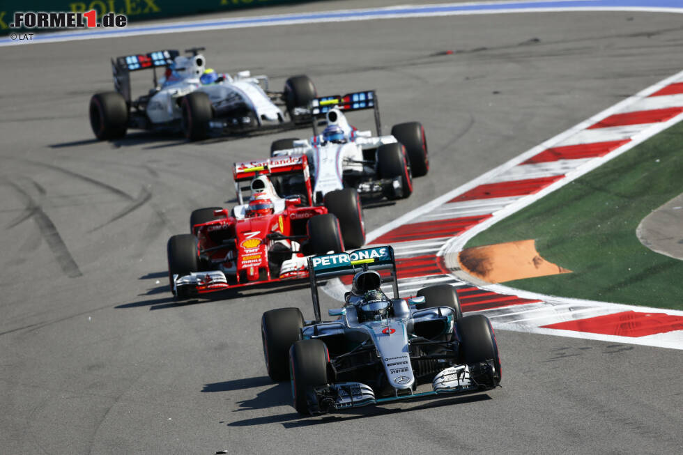 Foto zur News: 2014 und 2016 feierte Mercedes einen Doppelsieg. Die perfekte Bilanz trübt 2015, als Nico Rosberg in Führung liegend mit einem Problem beim Gaspedal aufgeben musste. Die anderen Fahrer auf dem Podest sind Sebastian Vettel, der 2015 Zweiter wurde, sowie Valtteri Bottas, Sergio Perez und Kimi Räikkönen, die jeweils einmal Dritter wurden.