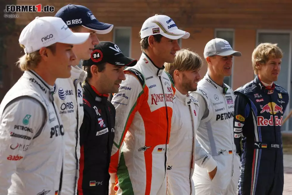 2010 waren in der Formel 1 ab dem Grand Prix von Singapur mit Nico Rosberg, Nico Hülkenberg, Timo Glock, Adrian Sutil, Nick Heidfeld, Michael Schumacher und Sebastian Vettel ganze sieben Deutsche am Start. Zu dieser Zahl kam es, weil Heidfeld bei Sauber Pedro de la Rosa ersetzte. Stellte man damit einen Rekord auf? Bei weitem nicht... Foto zur News: 2010 waren in der Formel 1 ab dem Grand Prix von Singapur mit Nico Rosberg, Nico Hülkenberg, Timo Glock, Adrian Sutil, Nick Heidfeld, Michael Schumacher und Sebastian Vettel ganze sieben Deutsche am Start. Zu dieser Zahl kam es, weil Heidfeld bei Sauber Pedro de la Rosa ersetzte. Stellte man damit einen Rekord auf? Bei weitem nicht...