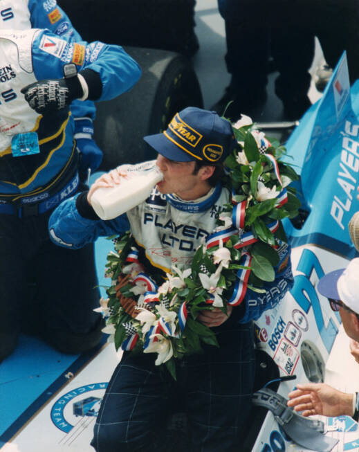 Foto zur News: Jacques Villeneuve (Formel-1-Weltmeister 1997): 1994 beendet der Kanadier das Indy 500 als Zweiter und Rookie des Jahres. 1995 erringt Villeneuve einen sensationellen Sieg, denn durch eine Strafe muss er zwei Runden aufholen, was tatsächlich gelingt. Nach seiner F1-Karriere tritt er 2014 erneut an und wird 14.